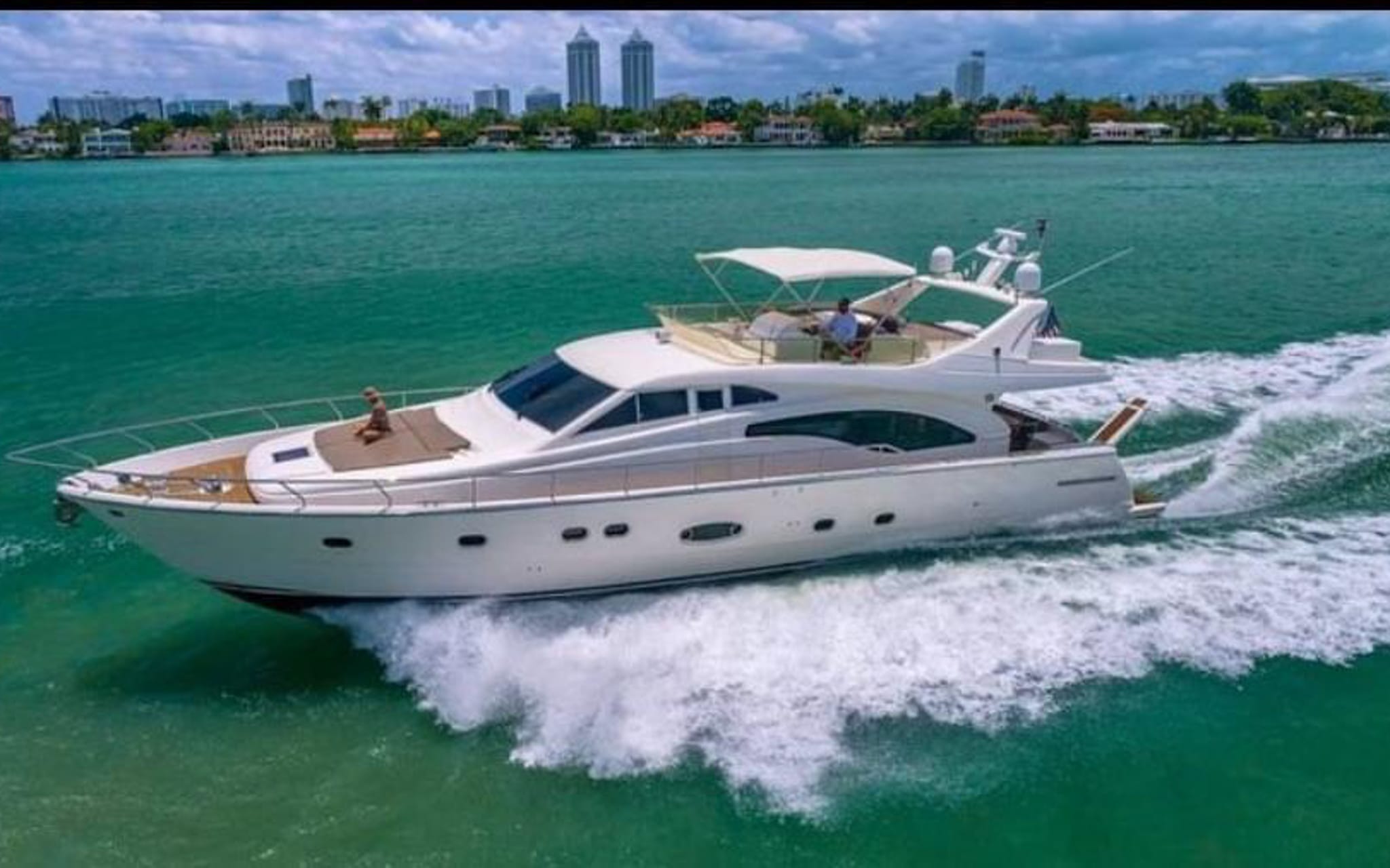 80' FERRETI WITH HOT TUB