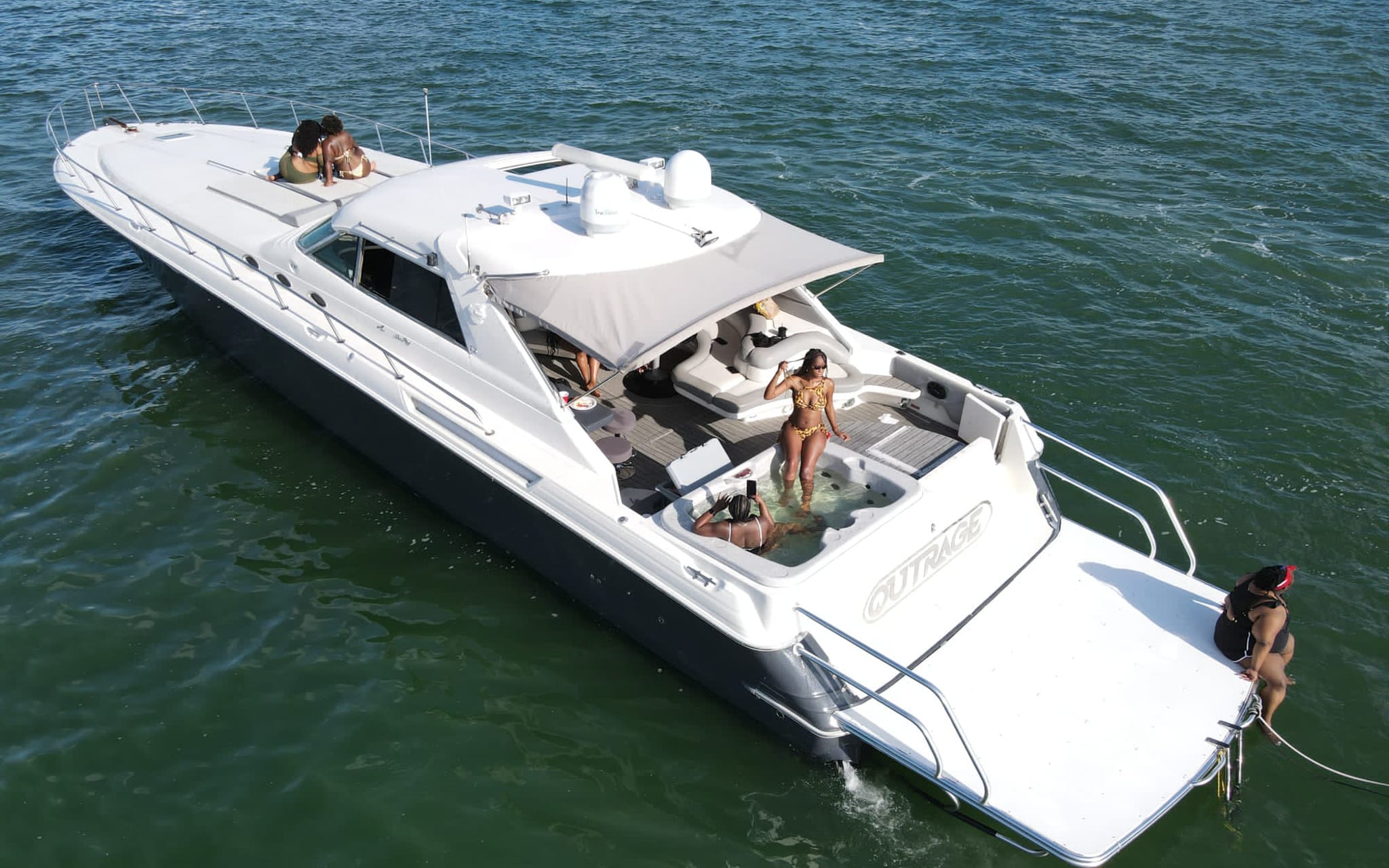 70’ Searay with Hot Tub
